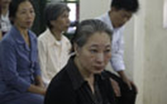 Chủ nhà bắt ô sin ăn phân lãnh án 18 tháng tù giam